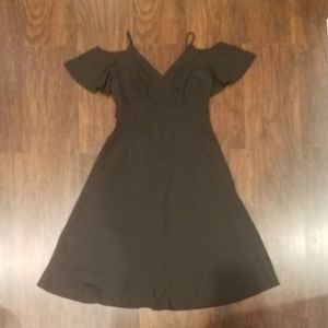 Ann Taylor Size 0 Black Cold Shoulder Midi Dress